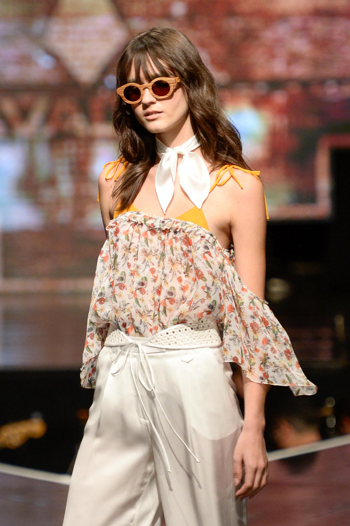 Desfile Cavalera Verão 2017, muito babado, leveza e cores nudes